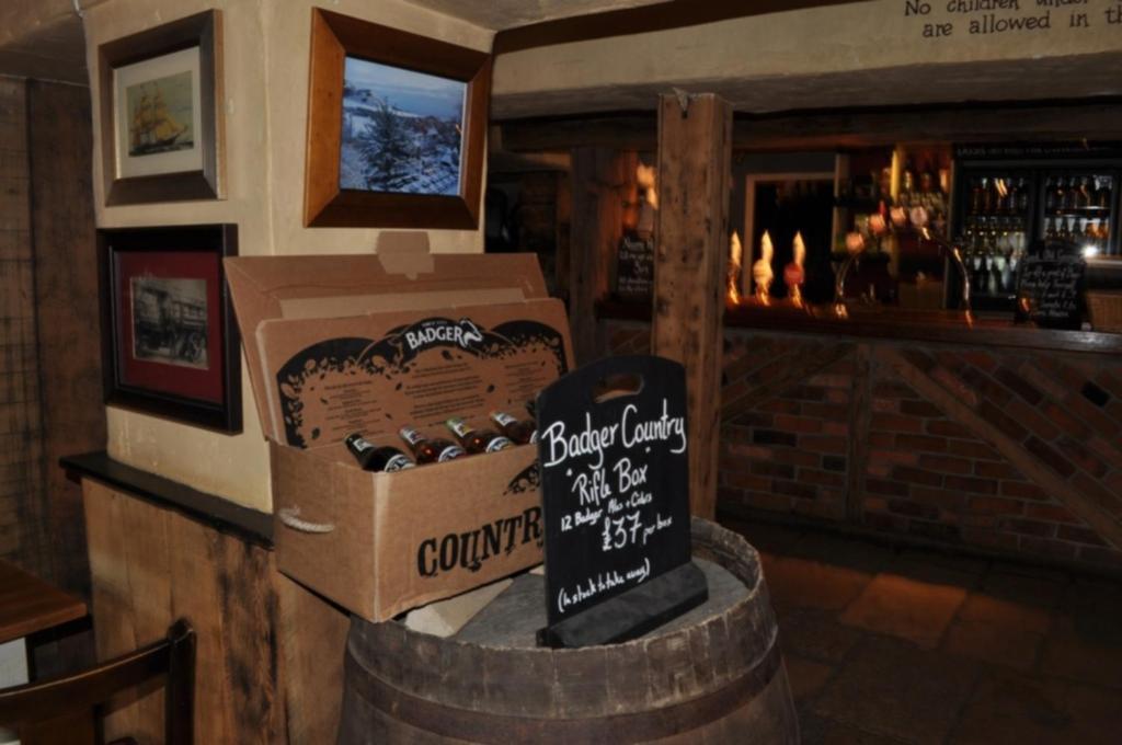 The Smugglers Inn Osmington Экстерьер фото